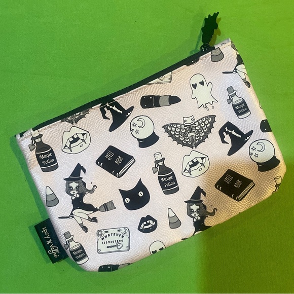 Valfre | Valfre x Ipsy Witchy Halloween Cosmetic Bag - Picture 3 of 6